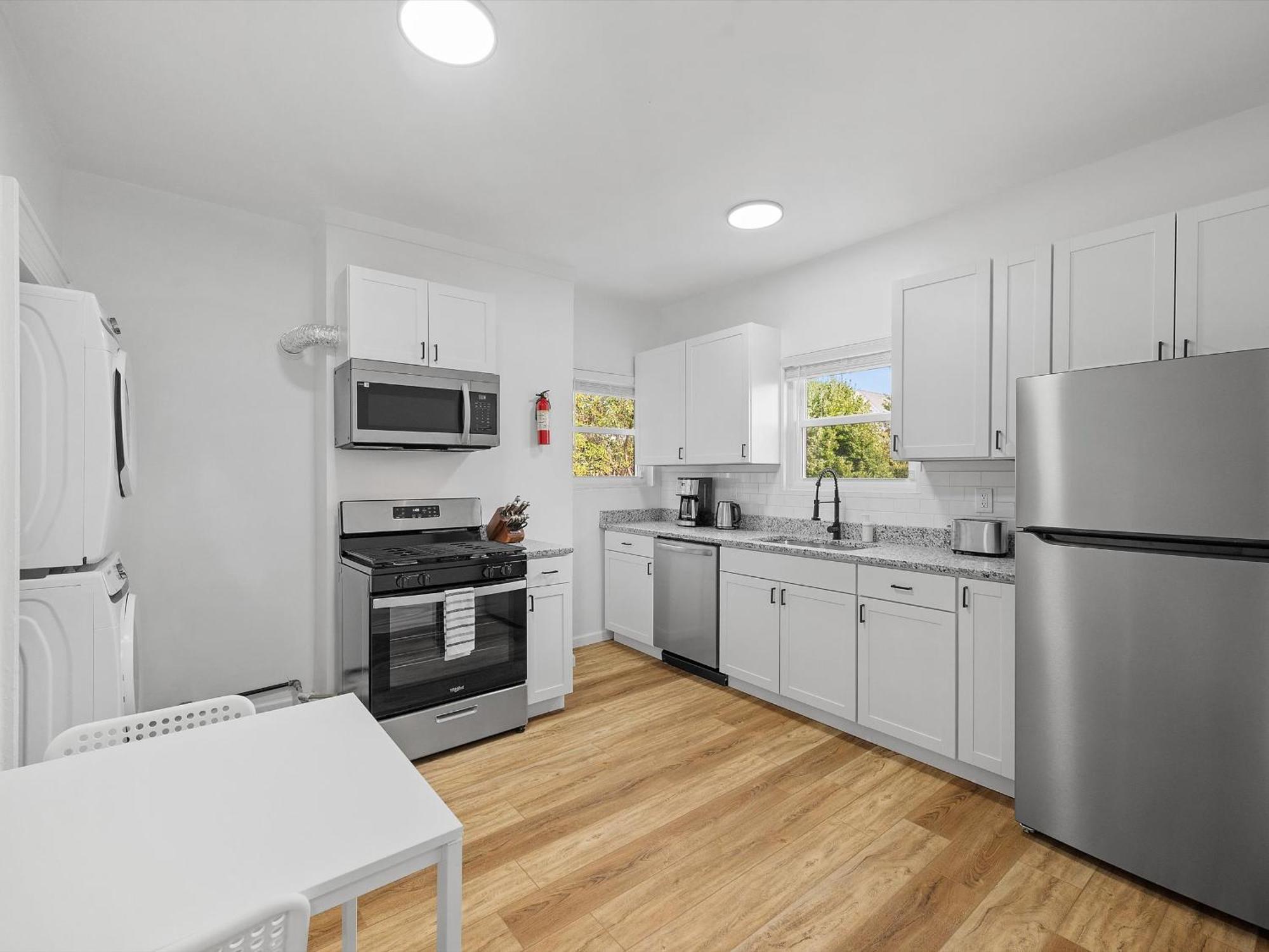 Homestay Bloomfield, Shadyside !c Modern And Cozy Private Bedroom With Shared Bathroom